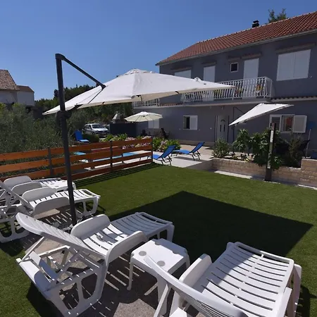 Ivan & Niko Appartement *