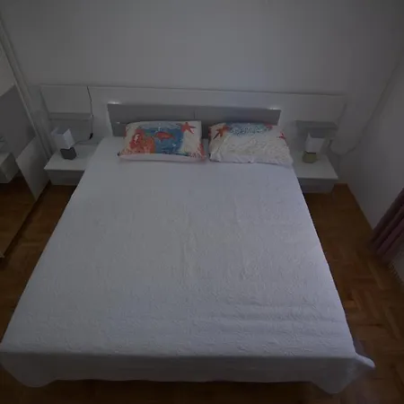 Ivan & Niko アパート *