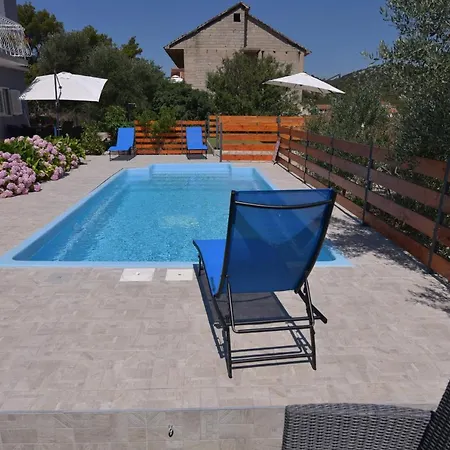 Ivan & Niko アパート