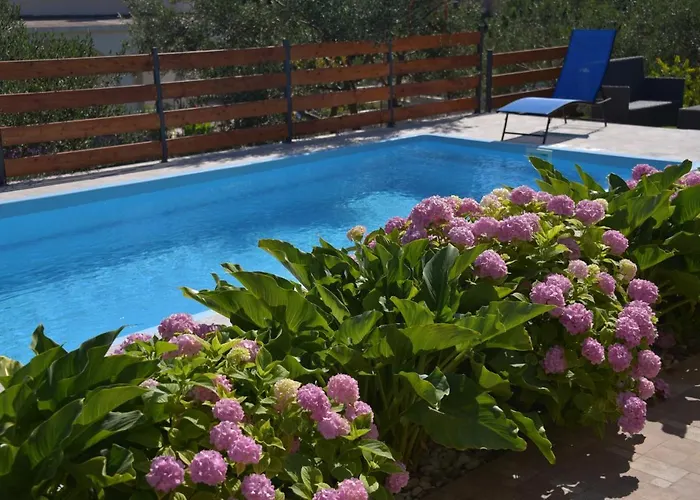 Ivan & Niko Апартаменты *